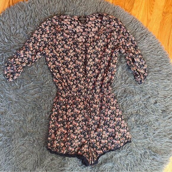 Angie Ditsy Floral Print Boho Romper Size S - Picture 1 of 4